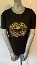 Load image into Gallery viewer, Black leopard print lips T-shirt
