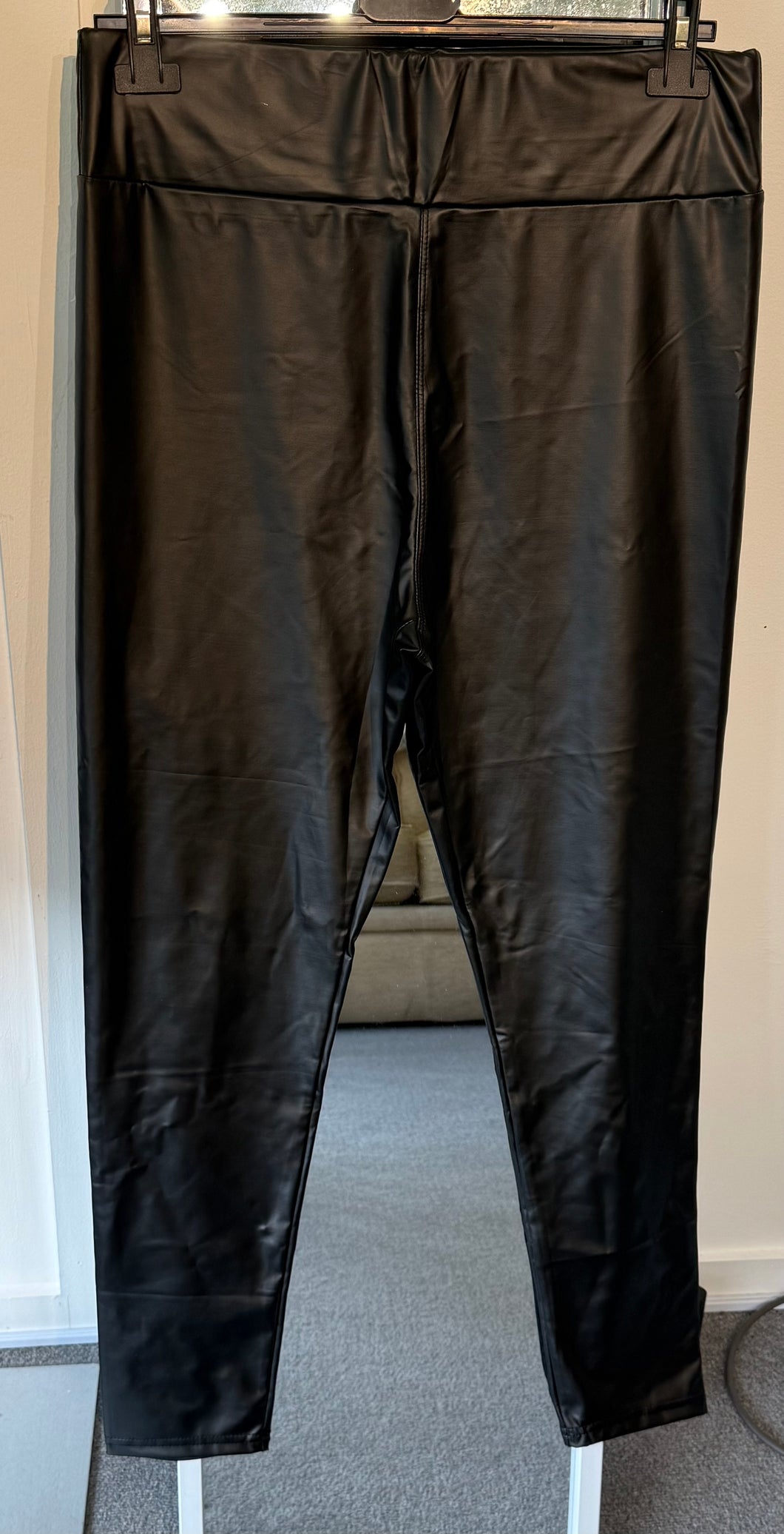 High rise faux leather stretch leggings