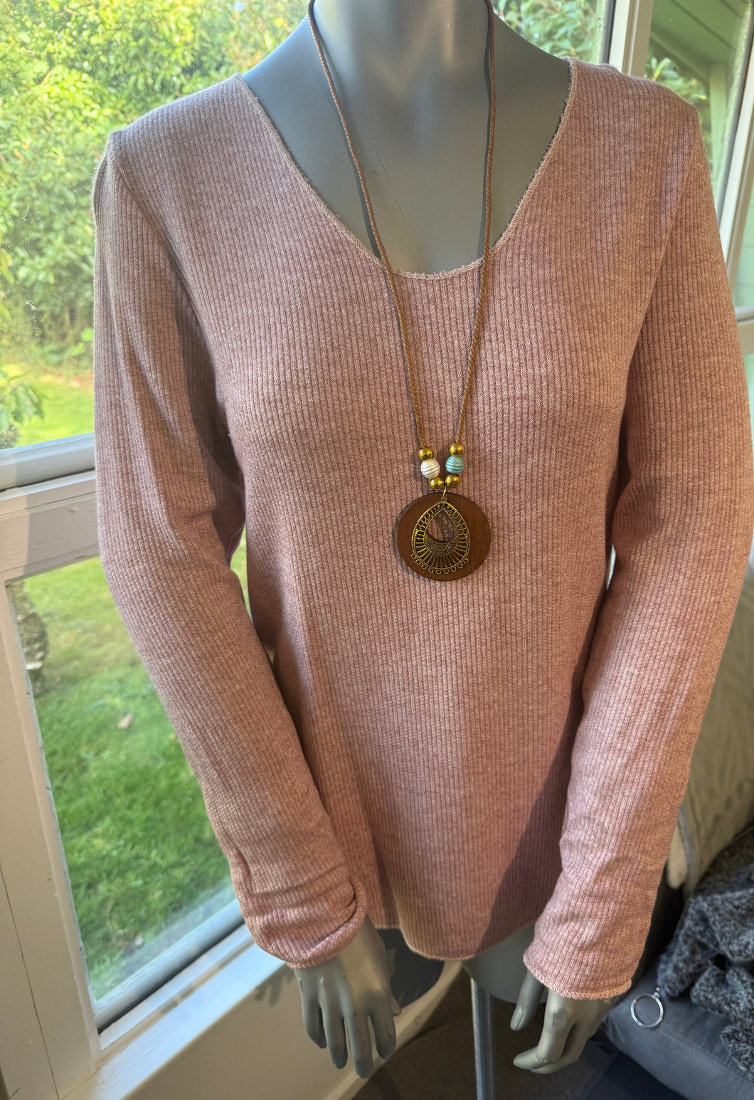 FINE KNIT RIBBED JUMPER & NECKLACE DUSTY PINK