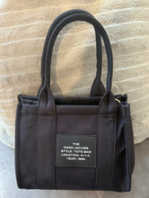 Load image into Gallery viewer, Marc Jacob’s tote bag
