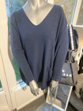 Load image into Gallery viewer, Blue jumper with pockets

