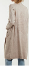 Load image into Gallery viewer, Mocha long cardigan with a star design
