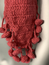 Load image into Gallery viewer, Pink knitted scarf
