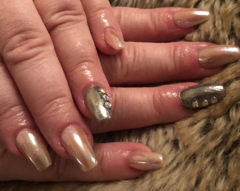 Kaz’s Beauty- Chrome effect optional extra on acrylic nails